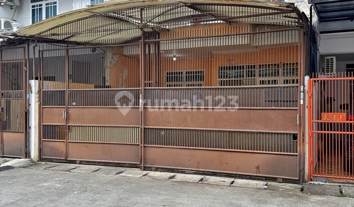 Rumah 7x22 Lebar Jalan 3mobil Komplek Bebas Banjir Taman Ratu Jakarta Barat