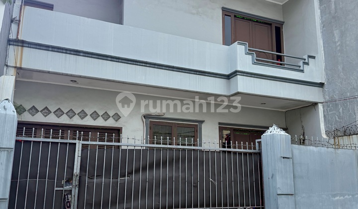 Negotiable Until Deal! 9X15 Ready-to-Live House in Tomang, West Jakarta