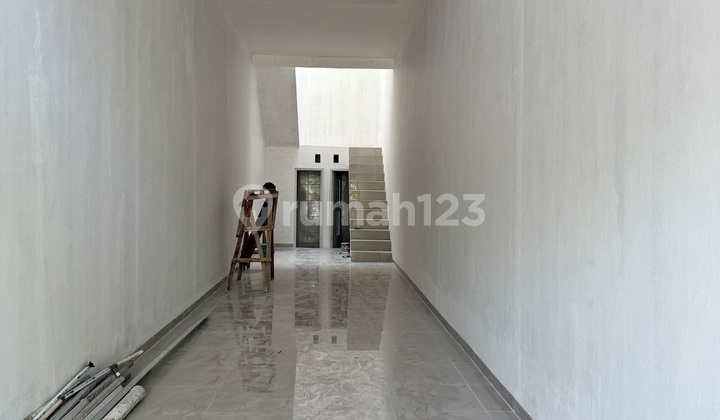 New Office House 2.5 Floors Cosmos Garden Near Queen Garden West Jakarta 2