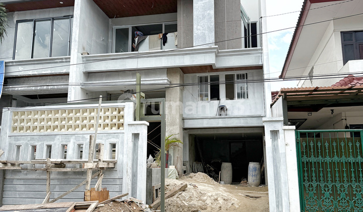 Rumah Mewah 3.5lt Dengan Lift Strategis Puri Indah Jakarta Barat 1