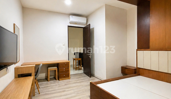 Ready-to-Occupy House, Favorite Cluster Casa Jardin West Jakarta