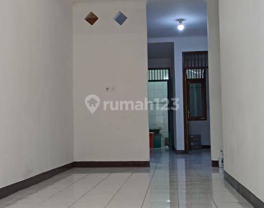 Rumah 1.5 Lantai Strategis Jelambar Dekat Grogol Jakarta Barat 2