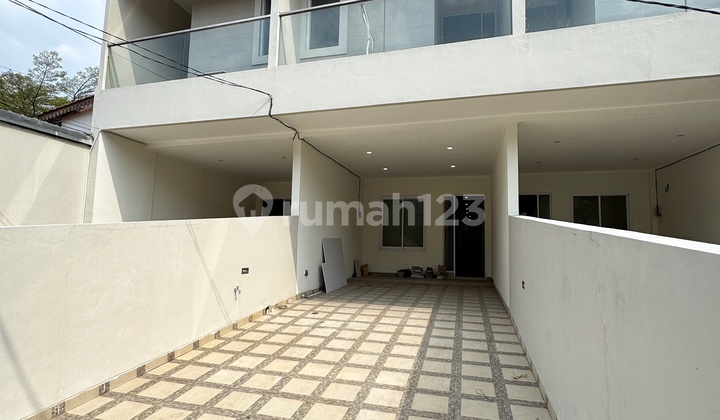 Rumah Baru 2.5 Lantai Sunrise Garden Jakarta Barat 2