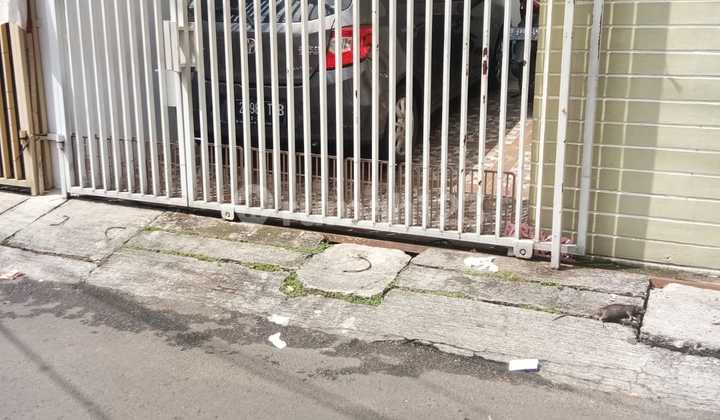 Ready-to-Occupy 3-Story House in Tanjung Duren, West Jakarta 2