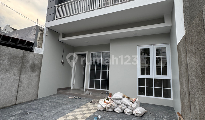 Rumah Baru Bagus 2.5 Lantai Sunrise Garden Jakarta Barat