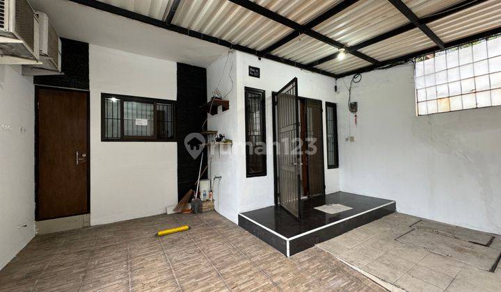 Rumah 3 Lantai Siap Huni Row Jalan 2 Mobil Green Ville, Jakarta Barat 2