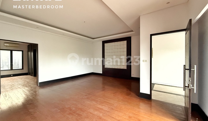 Luxurious Corner House with Basement and Swimming Pool in Kebayoran Lama, South Jakarta 14