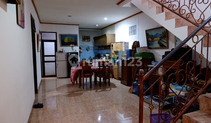 Multifamily House 134m2 Built 2004 Ciledug Tangerang 2