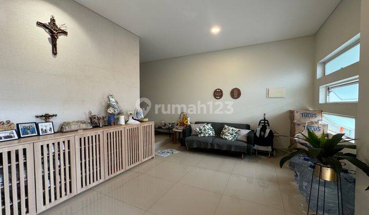 Jual Cepat! Rumah Cantik 3 Lt Bebas Banjir Dekat Tanjung Duren, Jakarta Barat 2