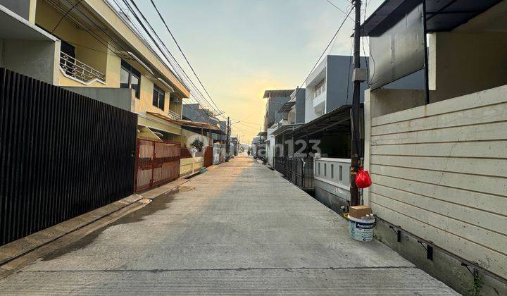 Rumah Baru 3 Lantai Carport 2 Mobil Strategis Perumahan Dekat Tanjung Duren, Jakarta Barat 2