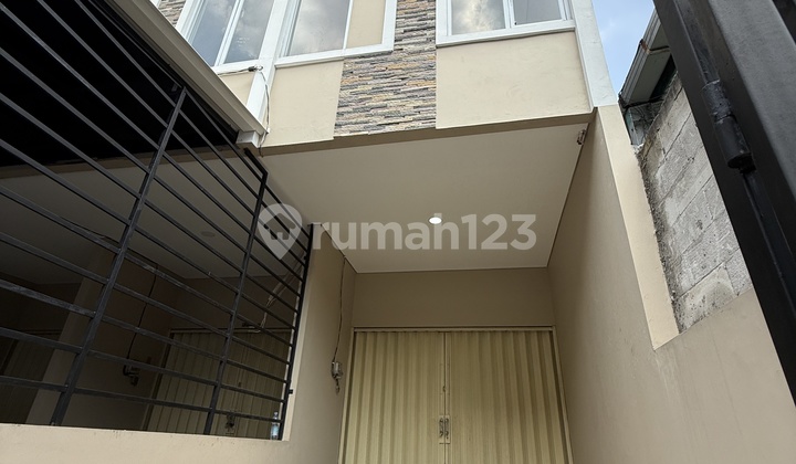 Business House 3.5 Floors Only 1.69m Tomang West Jakarta Business House 3.5 Floors Only 1.69m Tomang West Jakarta