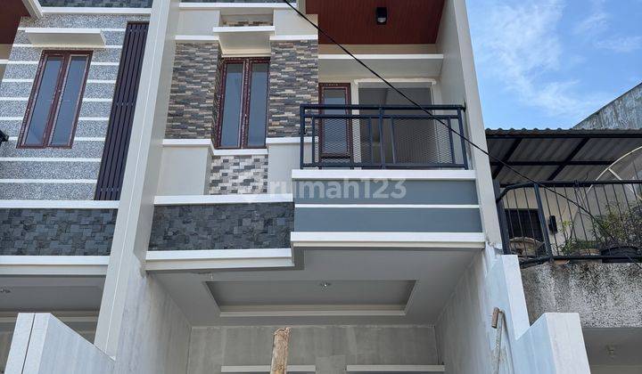 RUMAH BARU 3 LANTAI TOMANG, JAKARTA BARAT 1