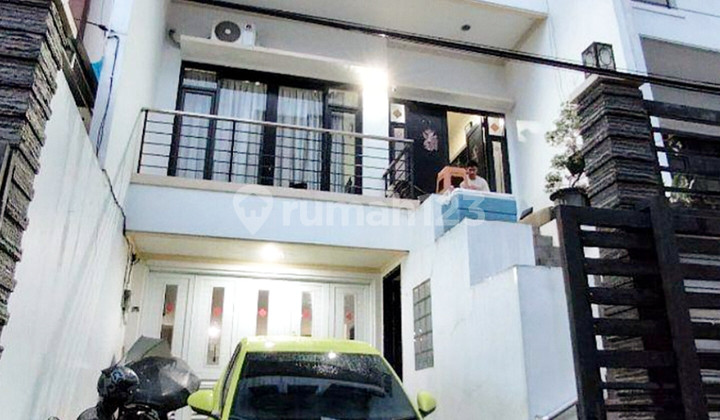 Dibawah Pasaran! Rumah Semi Furnish 6X16 Taman Ratu Jakarta Barat