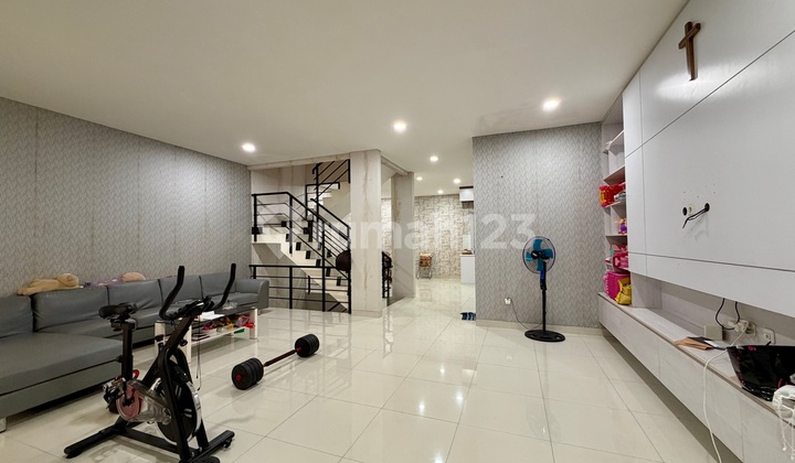 Rumah 3.5 Lt Siap Huni Modern Minimalis Tanjung Duren Jakarta Barat