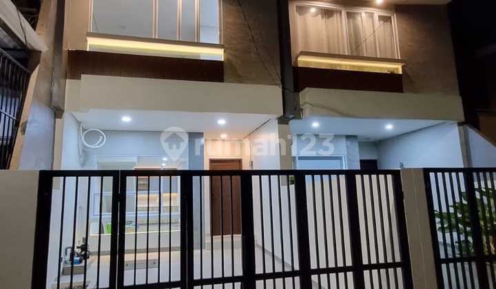 Jarang Ada! Rumah Baru 4.5X15 Modern Tropis Super Strategis Duri Kepa, Jakarta Barat 2