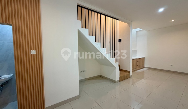 Rumah Baru 3Lt Strategis Tanjung Duren Jakarta Barat Rumah Baru 3Lt Strategis Tanjung Duren Jakarta Barat