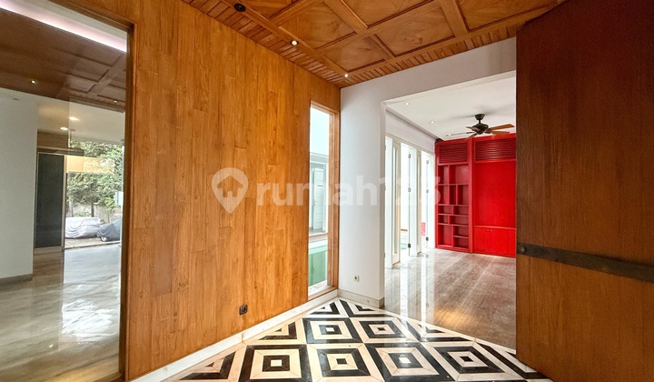 Luxurious Corner House with Basement and Swimming Pool in Kebayoran Lama, South Jakarta 9