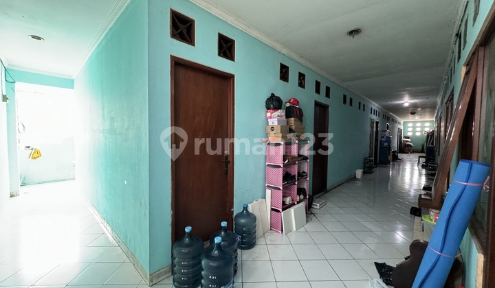 Valuable Investment! Rare Opportunity for a Strategic, Flood-Free Shop House Plus Boarding House in Tanjung Duren, West Jakarta 1