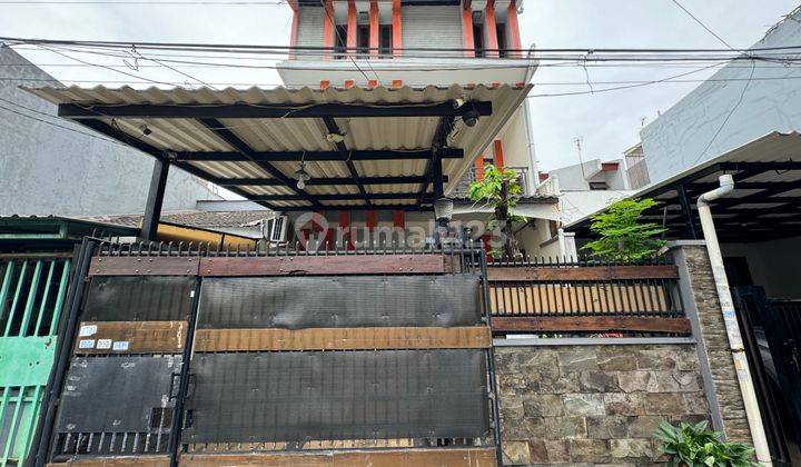 Jarang Ada! Rumah 3 Lantai Full Row 2 Mobil Taman Ratu Jakarta Barat 1