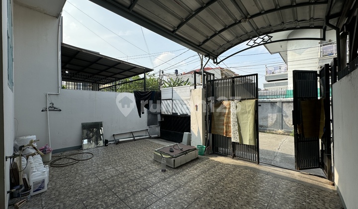 *Cheap Sale!* 6x20 House, Fits 2 Cars, Taman Ratu, West Jakarta 2