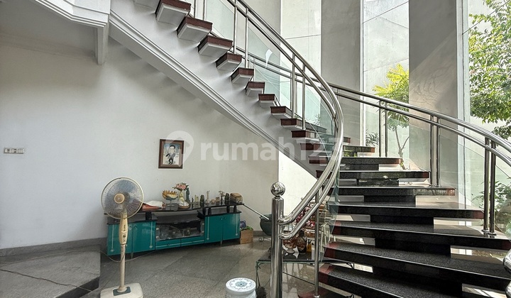 Hidden Gem Asri Kedoya 283M2 Siap Huni Jakarta Barat 2