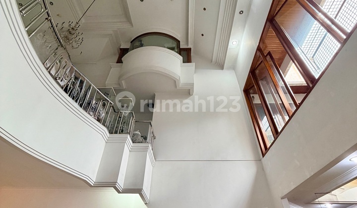 Rumah Prestisius 329M2 Sunrise Garden Jakarta Barat