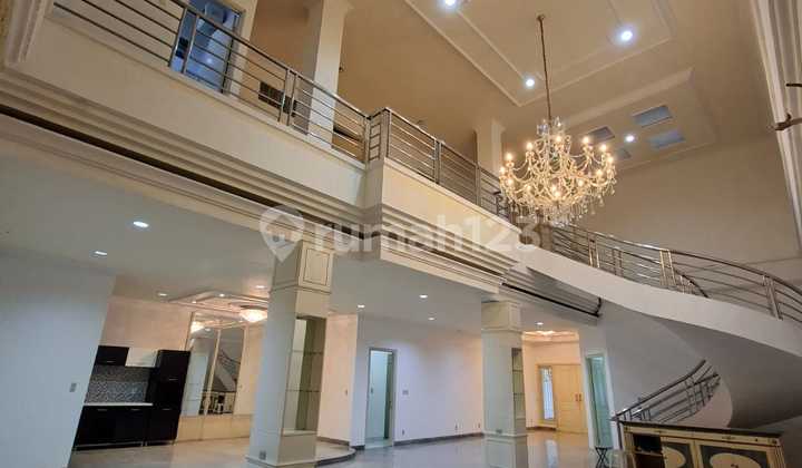 Rumah Mewah 300M2 Green Garden Row Super Lebar Harga NJOP