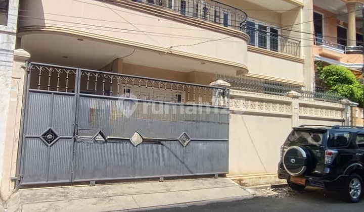 11X13 Ready-to-Live House, Well-Maintained, Strategic Location in Duri Kepa, Near Tanjung Duren, West Jakarta.