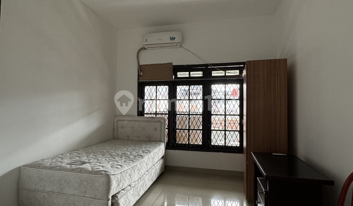 Well-maintained Active Boarding House Ready for Take Over Strategic Flood-Free Tanjung Duren West Jakarta 2
