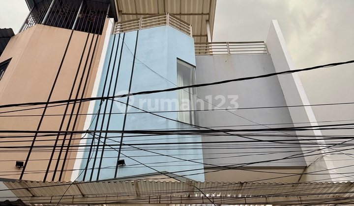 Rumah Tinggal 4 Lantai Tanjung Duren Jakarta.baratbarat. Rumah Tinggal 4 Lantai Tanjung Duren Jakarta.baratbarat.
