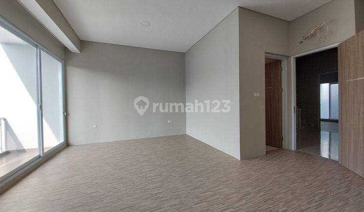 Rumah Baru 2.5 Lantai Dekat Penabur Sunrise Garden Jakarta Barat 2