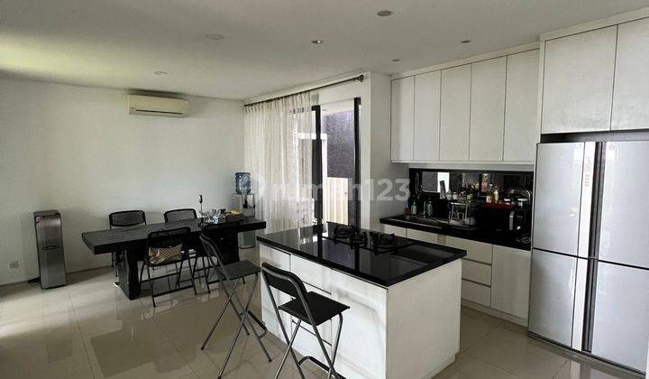 Di Jual Rumah Ozone Residences Furnished Bagus 28