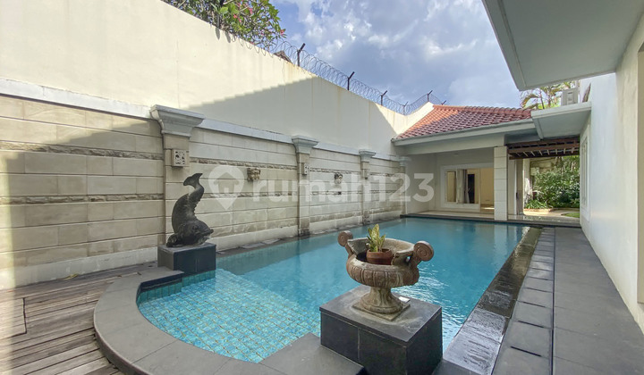 Disewakan Rumah Lokasi Sangat Strategis Daerah Senopati Punya Private Pool 2