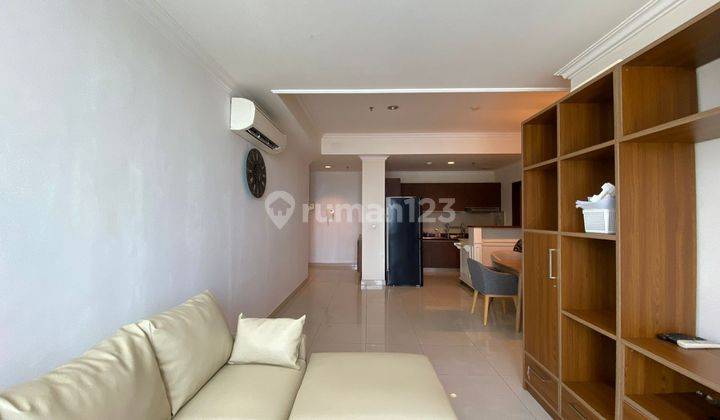 ruang keluarga disewakan apartemen denpasar eesidence 3br