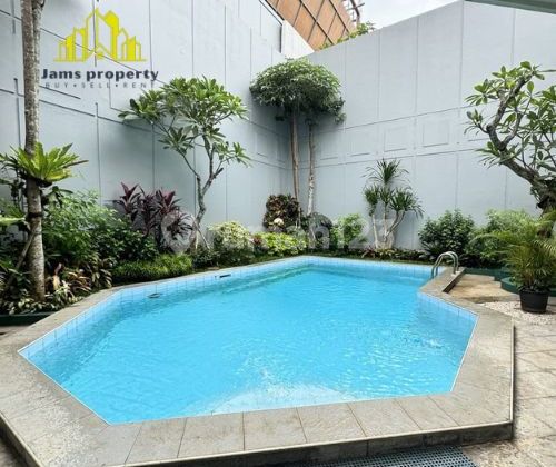 For Rent Fast House in Pondok Indah Area 4 Bedrooms Area 451 M2 Ready to Occupy South Jakarta