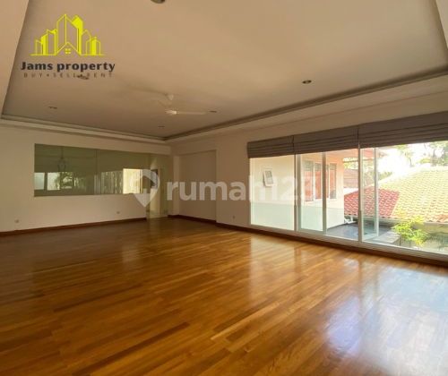 Disewakan Rumah Mewah 4 Br Luas 1000 m2 Private Pool Jakarta Selatan 2