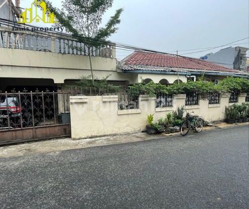 Dijual Rumah 3 BR Luas 600m2 Bebas Banjir Siap Huni Kebayoran Baru Jakarta Selatan Dijual Rumah 3 BR Luas 600m2 Bebas Banjir Siap Huni Kebayoran Baru Jakarta Selatan