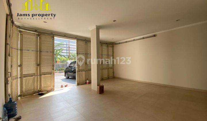 Disewakan Cepat di Area Premium Patran Kuningan 5 Bedroom Swimming Pool Good Condition Jakarta Selatan