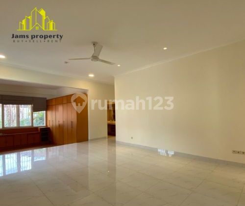 For Rent Fast 4 BR House 1000m2 Private Pool Strategic Unit South Jakarta For Rent Fast 4 BR House 1000m2 Private Pool Strategic Unit South Jakarta