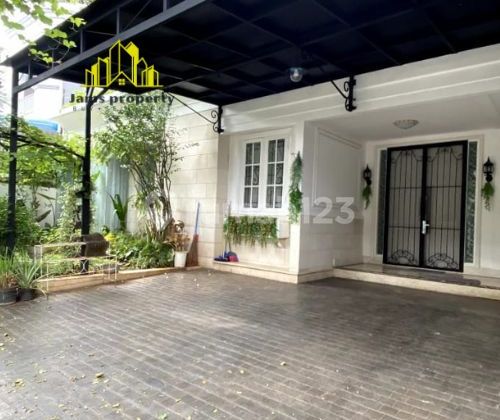 Disewakan Rumah Unit Langka Lokasi Paling Premium Jakarta. Selalu Disewa oleh Ekspatriat, 4 Br Luas 500 M2 Private Pool, Menteng Jakarta Pusat