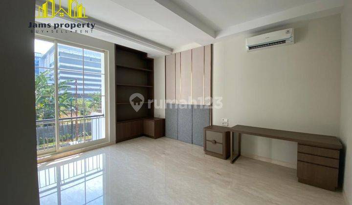 Disewakan Cepat di Area Premium Patran Kuningan 5 Bedroom Swimming Pool Good Condition Jakarta Selatan