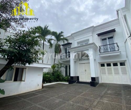 Disewakan Rumah Mewah 3 BR Luas 350 M2 Strategis Unit Scbd Jakarta Selatan Disewakan Rumah Mewah 3 BR Luas 350 M2 Strategis Unit Scbd Jakarta Selatan