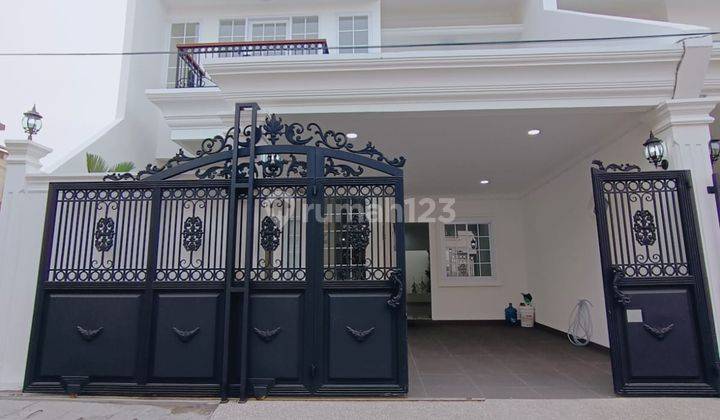 Rumah American Modern Classic di Joglo Jakarta Barat 1