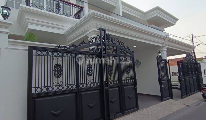 Rumah American Modern Classic di Joglo Jakarta Barat 2