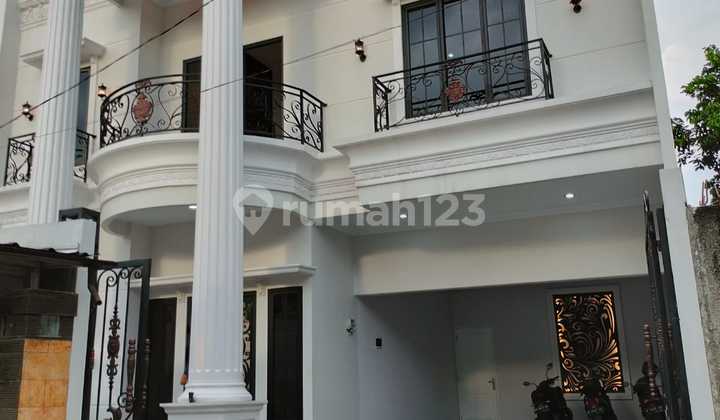 Rumah 2 Lantai Private Pool di Jagakarsa Jakarta Selatan 2
