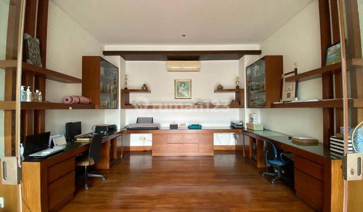 Rumah 3 Lantai Furnished Bagus SHM - Sertifikat Hak Milik di Menteng Raya, Menteng 11