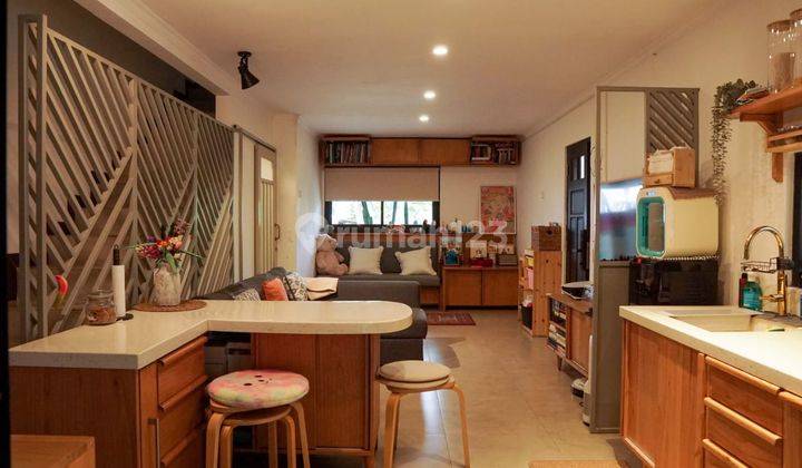  Rumah Unik Dan Estetik 3 Lantai Semi Furnished Sudah Renovasi SHM - Sertifikat Hak Milik di Jalan Joglo, Joglo 3