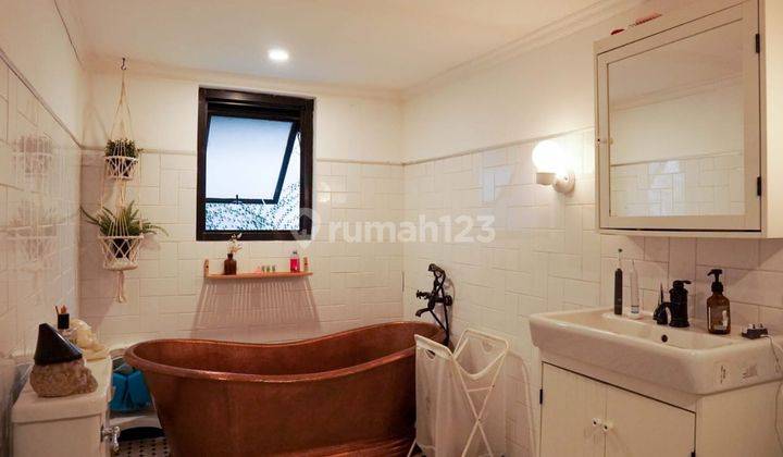  Rumah Unik Dan Estetik 3 Lantai Semi Furnished Sudah Renovasi SHM - Sertifikat Hak Milik di Jalan Joglo, Joglo 16