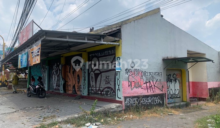 Tanah Luas Bonus 3 Ruang usaha Lokasi Jalan Kaliurang Tanah Luas Bonus 3 Ruang usaha Lokasi Jalan Kaliurang