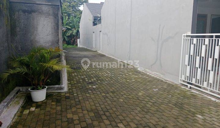Rumah 3 Kamar Di Daerah Seyegan Bangunan Kondisi Seperti Baru 8